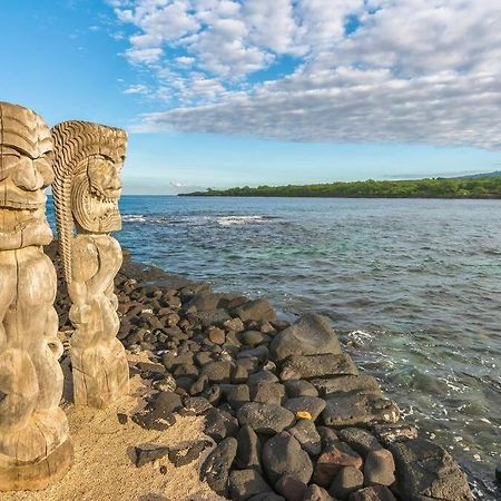 Beautifully Renovated Oceanfront Condo W/ Breathe Taking Views! - Hale Kona Kai 302 Kailua-Kona Exterior photo