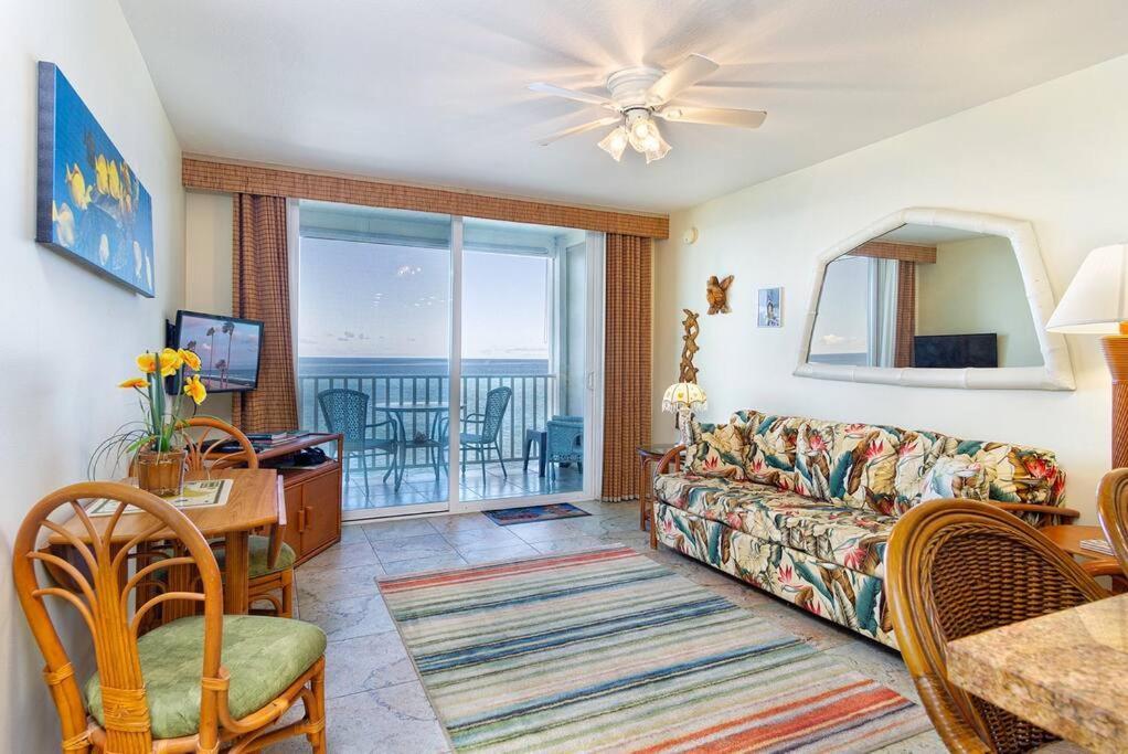 Beautifully Renovated Oceanfront Condo W/ Breathe Taking Views! - Hale Kona Kai 302 Kailua-Kona Exterior photo